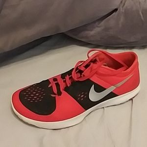 Nike - Black and Red Mens size 11